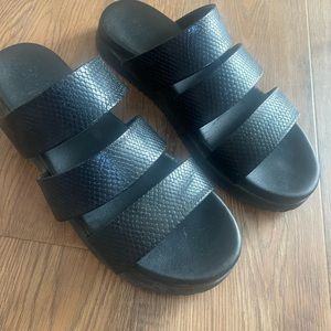 VERAWANG SANDALS- 8 1/2